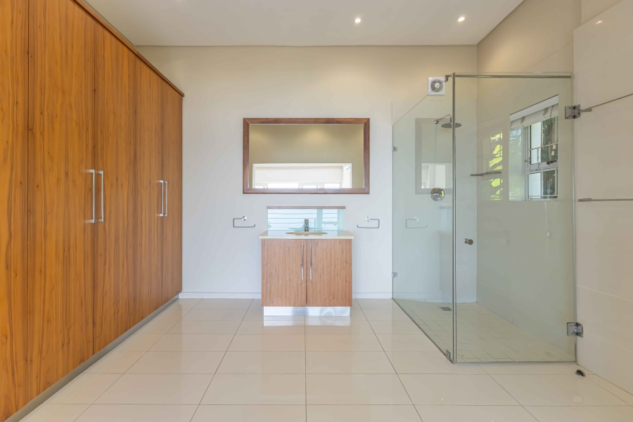 To Let 6 Bedroom Property for Rent in Bantry Bay Western Cape